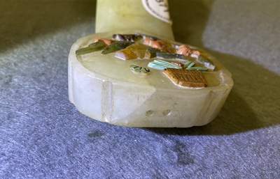 Un sceptre 'ruyi' en pierre dure incrust&eacute;e, Chine, 19&egrave;me/20&egrave;me
